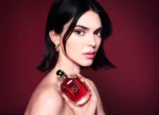Kendall Jenner è il nuovo volto delle fragranze Emporio Armani (e racconta il nuovo lusso)