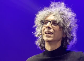 Giovanni Allevi, il post dall’ospedale che commuove il web: “La sofferenza è la nuvola, ma io sono il cielo” Giovanni Allevi - Photo Credits Today