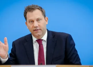 Lars Klingbeil contro i dazi di Trump: l’Europa deve fermare il “ricatto economico” Lars Klingbeil - Photo Credits DW.com