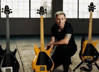 Il tributo di Mark Hoppus a Mike Dirnt ai Bass Magazine Awards 2026