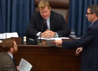 Stati Uniti, il Senato si oppone alle azioni militari di Trump: sarà richiesta l’autorizzazione del Congresso. I dettagli Senato Trump - Photo Credits RaiNews