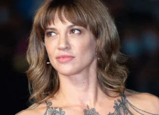 Asia e Fiore Argento il dolore per la sorella Anna scomparsa in un incidente stradale: “Siamo rimaste sotto shock per mesi” Asia e Fiore Argento il dolore per la sorella Anna scomparsa in un incidente stradale: "Siamo rimaste sotto shock per mesi"