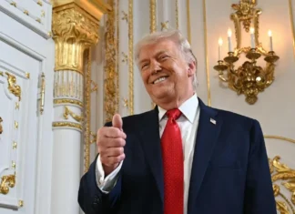 Trump su tutte le furie contro l’Europa, annuncia nuovi dazi: 10% a Francia, Germania, Regno Unito, Olanda e Paesi scandinavi