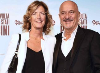 Chi è Sandra Bonzi, la moglie di Claudio Bisio: “Grazie a lei, ho detto dei no importanti” Chi è la moglie di Claudio Bisio, Sandra Bonzi