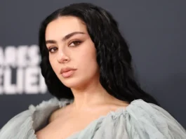 Con l’arrivo del docufilm The Moment, Charlie Xcx vuole lasciarsi definitivamente la Brat Era alle spalle Charlie xcx