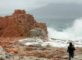 Ciclone Harry, nella disperazione la Sardegna riporta a galla diversi reperti archeologici