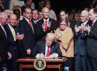 Trump ancora contro Cuba, sanzioni a tutti i Paesi che vendono o forniscono petrolio all’isola