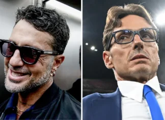 Fabrizio Corona senza freni svela a Falsissimo segreti su Pier Silvio Berlusconi e il suo orientamento sessuale “segreto”