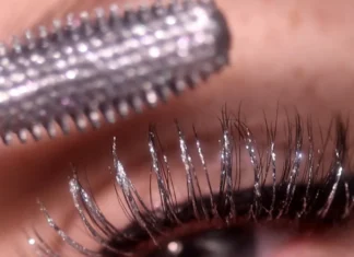 Le fairy lashes sono il trend perfetto per avere uno sguardo da fata