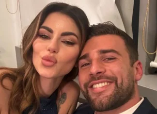 Chi è Nicole Belloni, la scelta di Flavio Ubirti, e cosa fa nella vita
