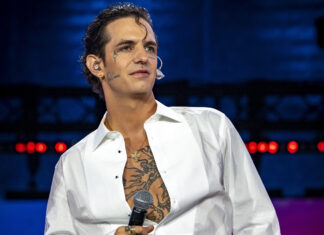 Perdutamente di Achille Lauro: da simbolo delle vittime di Crans – Montana all’appello a Carlo Conti foto-show-achille-lauro-tim-music-awards-arena-verona-13-settembre-2025-prandoni-09915-scaled foto presa da ilfattoquotidiano.it
