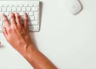 Delegare per vivere meglio: la Segretaria Virtuale come alleato contro lo stress lavorativo