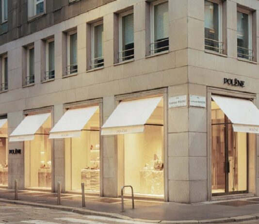 Polène apre a Milano: il nuovo flagship italiano segna l’inizio di un 2026 super ambizioso