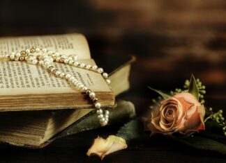 Poetcore, l’estetica che incanta il 2026: Cultura visiva, simbolismo e la filosofia dei Poeti Maledetti