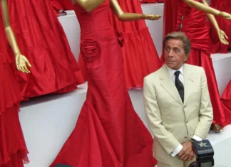 Per Valentino la bellezza era il rosso