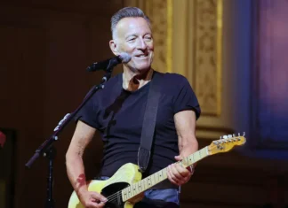 Bruce Springsteen attacca l’ICE durante un concerto a sorpresa in New Jersey: “Deve andare via da Minneapolis” Bruce Springsteen attacca l'ICE: "Deve andare via da Minneapolis"
