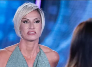 Chi è Gennaro Esposito, l’ex (e primo) marito di Annalisa Minetti, padre del figlio Fabio Massimiliano: “Abbiamo fatto l’errore di parlare poco” Chi è Gennaro Esposito ex marito di Annalisa Minetti