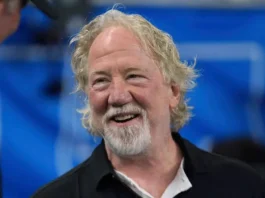 L’attore Timothy Busfield è stato arrestato, senza cauzione, per abusi sessuali su minori nel New Mexico