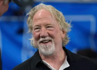 L’attore Timothy Busfield è stato arrestato, senza cauzione, per abusi sessuali su minori nel New Mexico