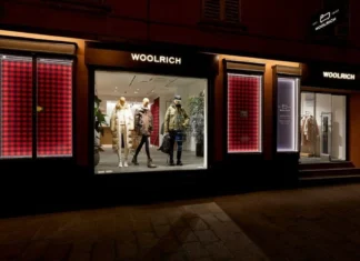 Woolrich sospende i 139 trasferimenti dalla sede di Bologna