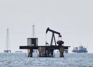 Gli Stati Uniti concedono licenze a 5 compagnie petrolifere (c’è anche Eni) per operare in Venezuela