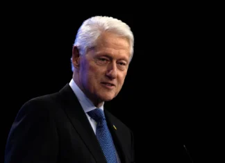 Bill Clinton ha testimoniato sul caso Epstein
