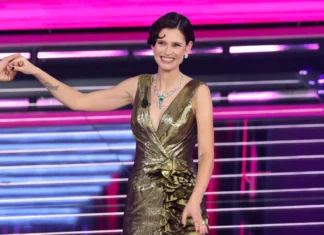 Le pagelle look della quarta serata di Sanremo 2026: le Bambole di pezza regnano, Bianca Balti memorabile in Valentino