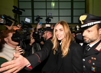 L’indiscrezione su Chiara Ferragni, Netflix sta “pressando” l’influencer per una docuserie con cachet da “capogiro’