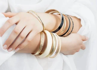 Bracciali e charms: gioielli che raccontano emozioni e significati