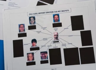 Rimossi migliaia di documenti relativi al caso Epstein, le vittime dichiarano che la loro identità è stata compromessa