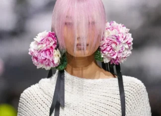 Altro che “floreale per la primavera”: Jonathan Anderson riscrive il couture Dior (e lo rende cool davvero)