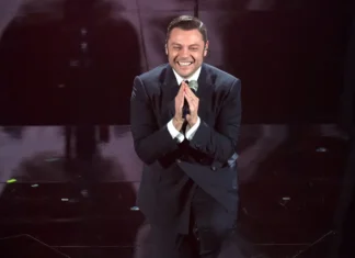 Tiziano Ferro è il super ospite della prima serata di Sanremo 2026