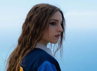 La lunga lettera di Angelina Mango, prima dell’inizio del tour: “Un anno fa questa sembrava un’altra vita. Non pensavo sarei più tornata a fare musica o sul palco”