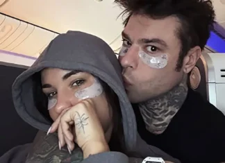 Spunta un anello (importante) al dito di Giulia Honegger, la nuova fidanzata di Fedez “sarebbe incinta di una bimba”