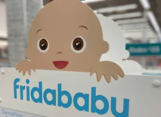 Frida Baby, quando la sessualizzazione minorile viene usata come marketing Frida Baby - Photo Credits Darko Inc