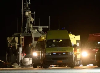 In Grecia lo scontro tra una nave della Guardia Costiera e un motoscafo che trasportava trenta persone migranti ha causato quindici vittime