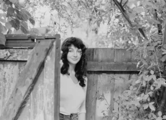 In “Wuthering Heights”, Kate Bush restituisce la voce a Catherine Earnshaw
