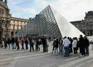 L’ennesimo evento sfortunato per il Louvre, il museo sembra non trovare pace Louvre Danni - Photo Credits il messaggero