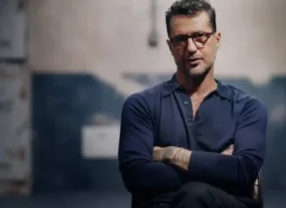 Cosa sta succedendo tra Mediaset e Corona? Arriva il secondo atto dall’azienda molto “pericoloso” per l’ex reporter Mediaset Corona - Photo Credits Davide Maggio