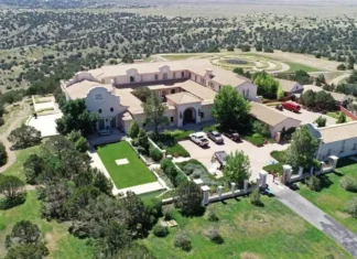 Gli Epstein Files fanno riemergere altre accuse. Cosa succedeva nel ranch in New Mexico? New Mexico Epstein - Photo Credits La Stampa