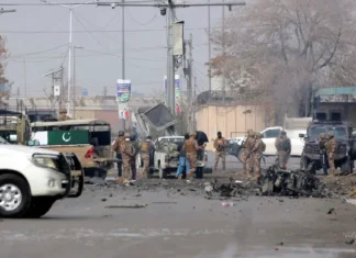 Molteplici attacchi suicidi e con armi da fuoco in Pakistan: ci sono oltre centoventi morti