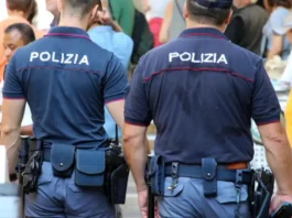 I poliziotti hanno altre armi, questa volta private. Cosa succederà ora? Poliziotti Armi Private - Photo Credits infosannio