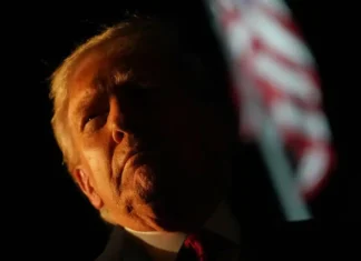 Duro colpo per Trump: la Camera vota lo stop ai dazi contro il Canada. I dettagli Trump Dazi Canada - Photo Credits RSI
