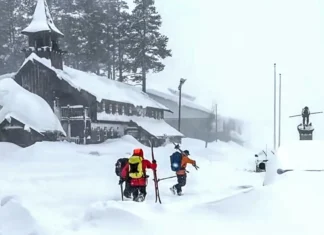 Alcuni scialpinisti sono stati travolti da una valanga a Castle Peak, in California: otto sono morti, uno è ancora disperso