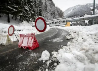 Svizzera, una valanga fa deragliare un treno: da accertare le conseguenze Valanga Svizzera - Photo Credits Affari Italiani