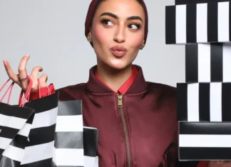 Moonglaze entra da Sephora: Yara Alnamlah firma un momento storico per il beauty saudita