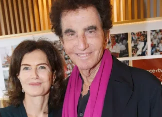L’ex ministro della Cultura francese, Jack Lang, e la figlia Caroline si sono dimessi, sospettati di riciclaggio aggravato di frode fiscale con Epstein