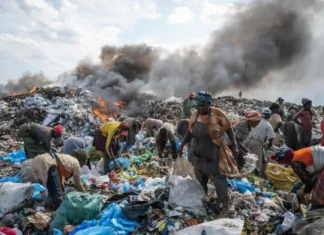 UE, retromarcia su norme per la sostenibilità nella filiera della moda