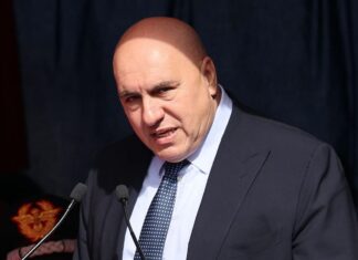 Il Ministro Guido Crosetto bloccato a Dubai in seguito agli attacchi USA e Israele contro l’Iran