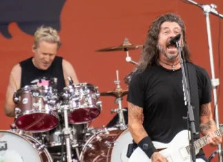 Cosa hanno in comune i Foo Fighters e Wicked? Ce lo spiega Dave Grohl Dave Grohl sull'uscita dai Foo Fighters di Josh Grease